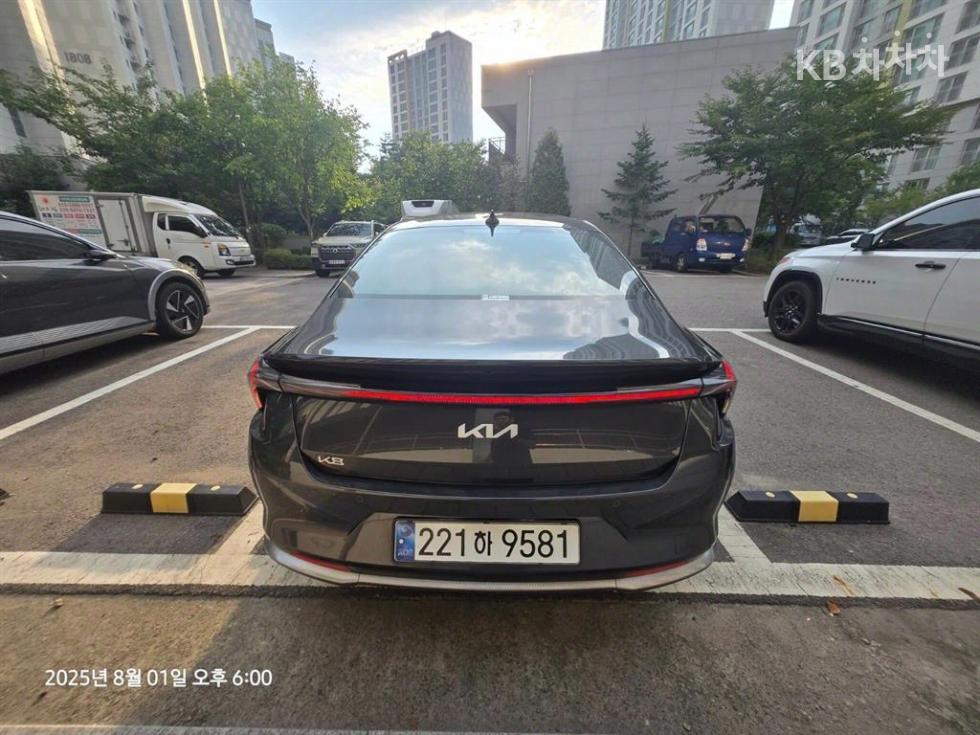 2024 Kia K8 photo
