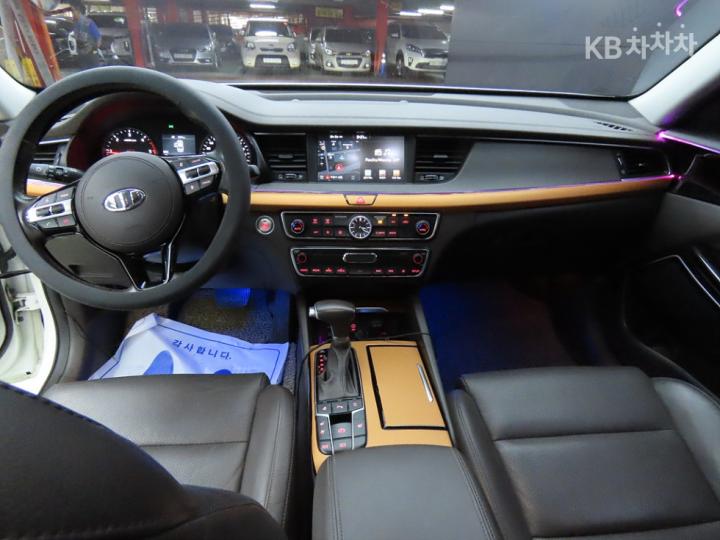 Kia K7 2.2 Diesel Prestige 8