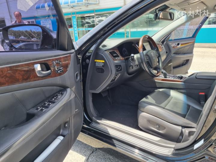 Hyundai Equus New VS380 Premium 8