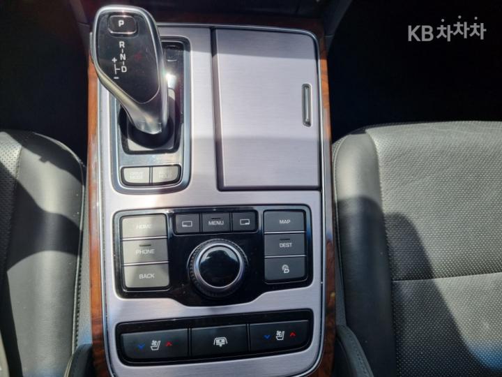 Hyundai Equus New VS380 Premium 10
