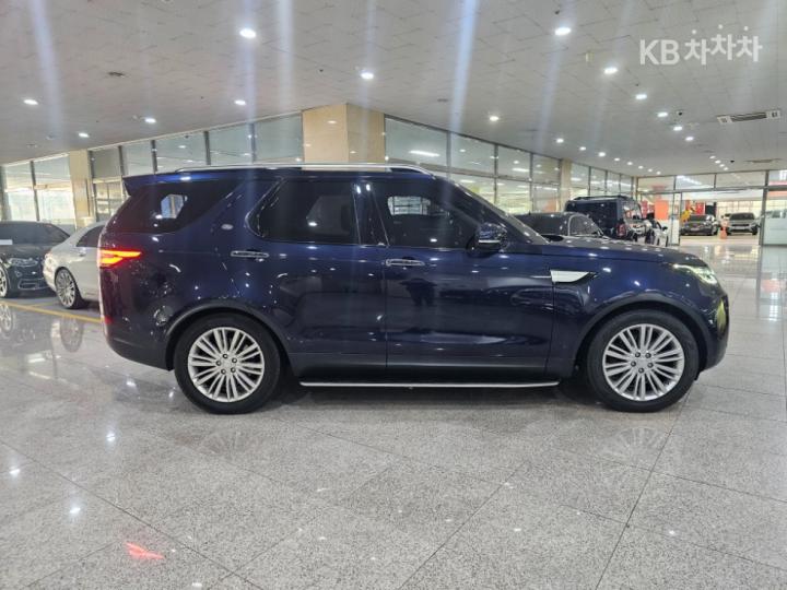 Land Rover Discovery 5 3.0 TD6 HSE Luxury 4