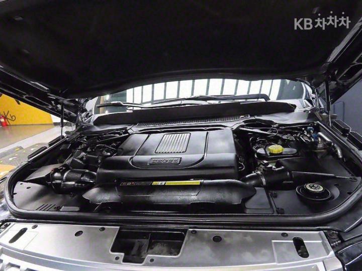 Land Rover Range Rover New 4.4 SDV8 Autobiography 405 9