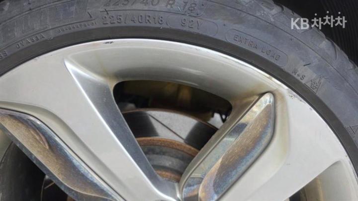 Hyundai Veloster Turbo GDi Extreme Blue Package 9