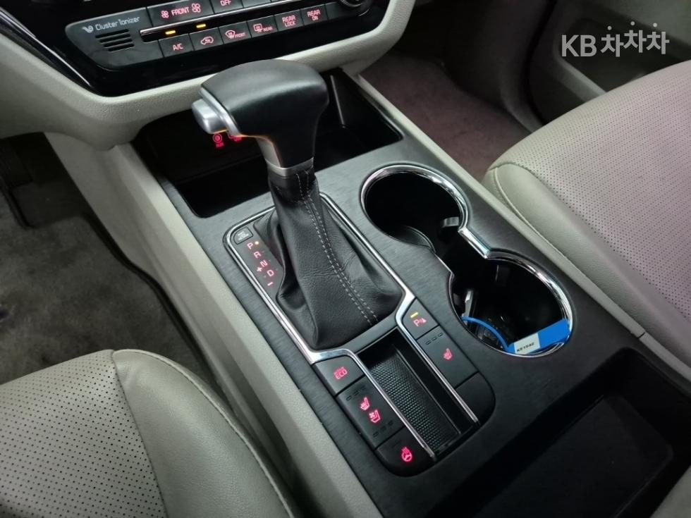2019 - kia carnival