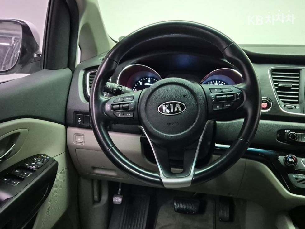 2019 - kia carnival