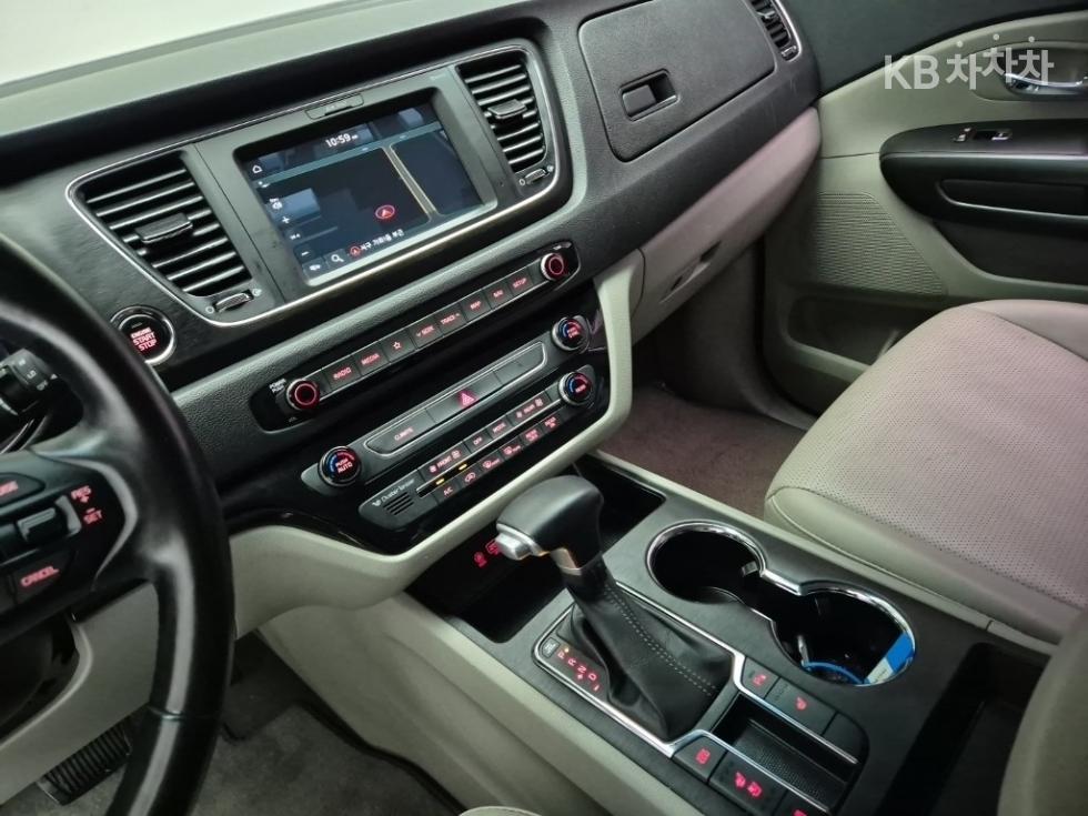 2019 - kia carnival