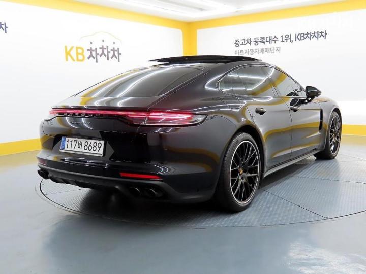 Porsche Panamera — miniaturë 4