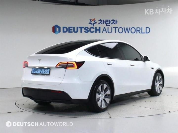 Tesla Model Y Long Range 3