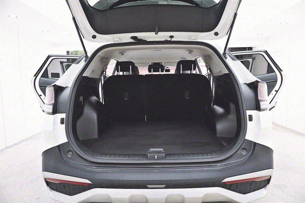 2023 - kia sportage
