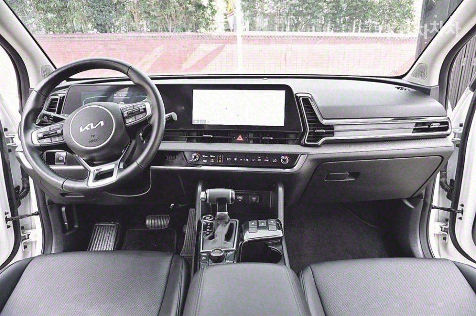 2023 - kia sportage