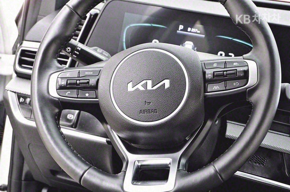 2023 - kia sportage