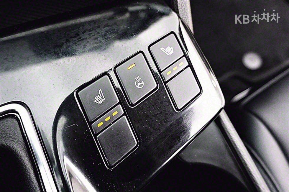 2023 - kia sportage