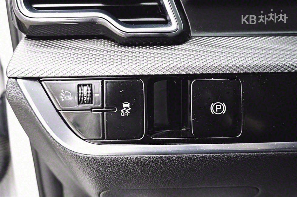 2023 - kia sportage