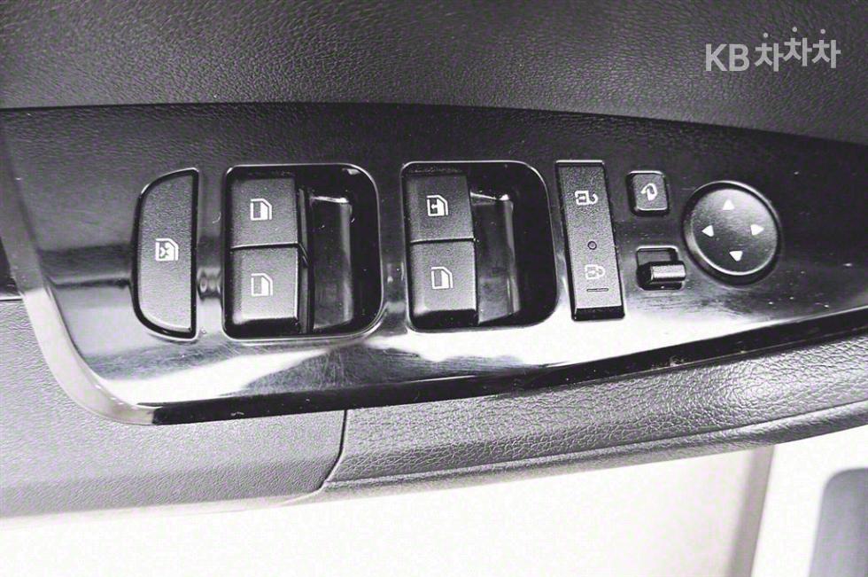 2023 - kia sportage