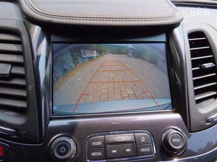 Chevrolet Impala 2.5 LTZ 10