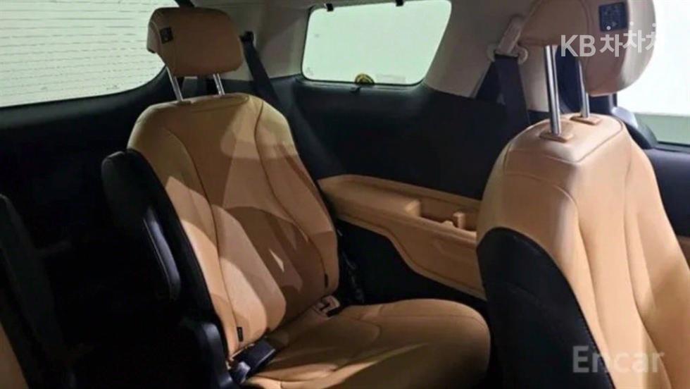 2021 - kia carnival