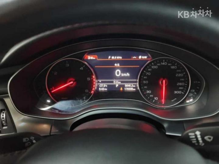 Audi A6 NEW 35 TDI Premium C7 9