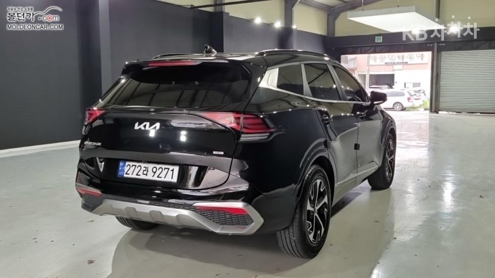 2022 - kia sportage