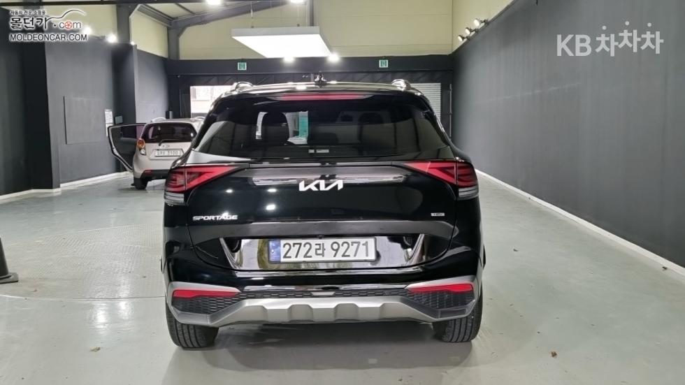 2022 - kia sportage
