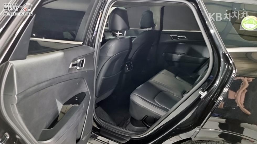 2022 - kia sportage