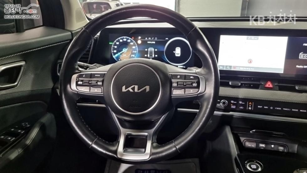 2022 - kia sportage