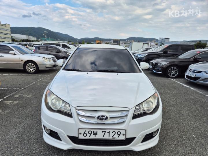 Hyundai Avante Hybrid HDeIII Advanced Pack 3