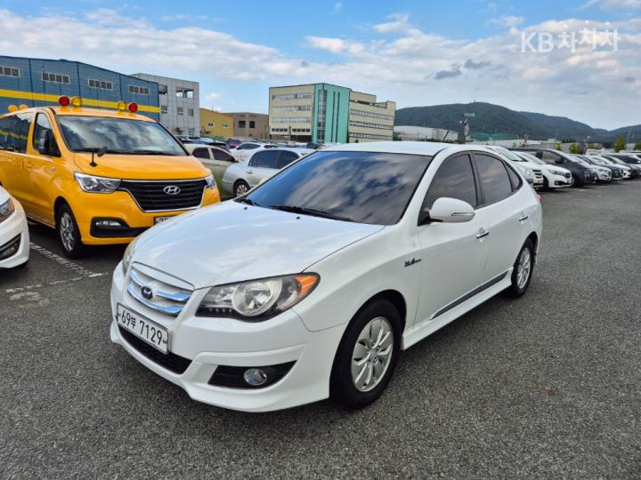 Hyundai Avante Hybrid HDeIII Advanced Pack 2