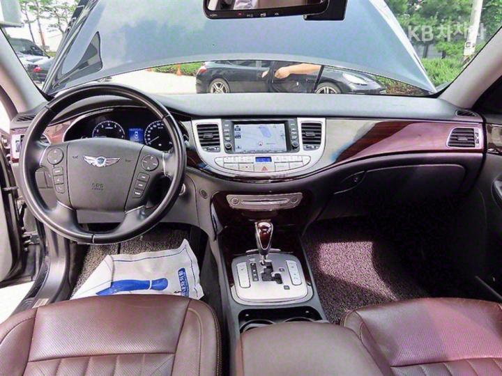 Hyundai Genesis BH330 MODERN Base Type 8