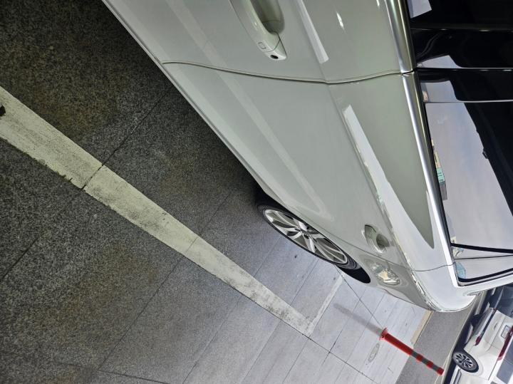 Audi A4 NEW 30 TDI B8 4