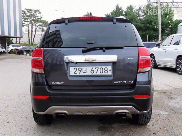 Chevrolet Captiva 4WD LTZ 5