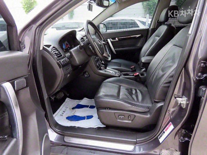 Chevrolet Captiva 4WD LTZ 6