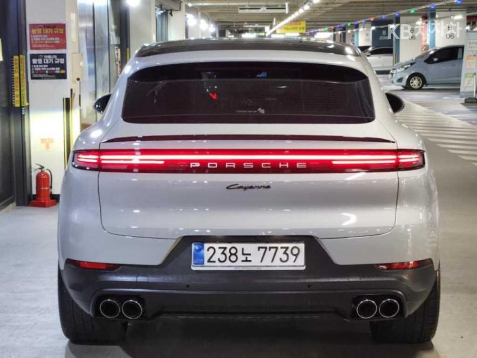 Porsche Cayenne — miniaturë 5