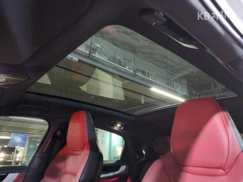 Porsche Cayenne — miniaturë 15