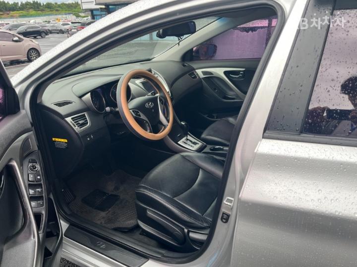 Hyundai Avante MD M16 GDi PREMIER 7