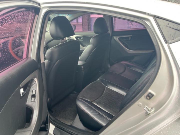 Hyundai Avante MD M16 GDi PREMIER 8