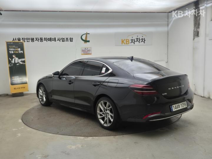 Genesis G70 2.0T Standard 5
