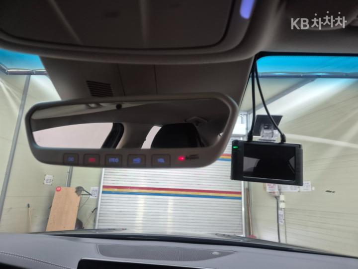 Genesis G70 2.0T Standard 9