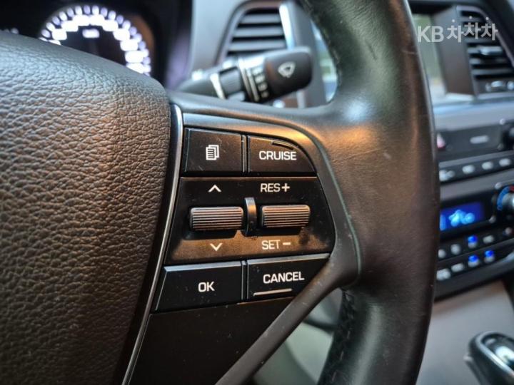 Hyundai Sonata LF Hybrid 2.0 HEV Modern 8