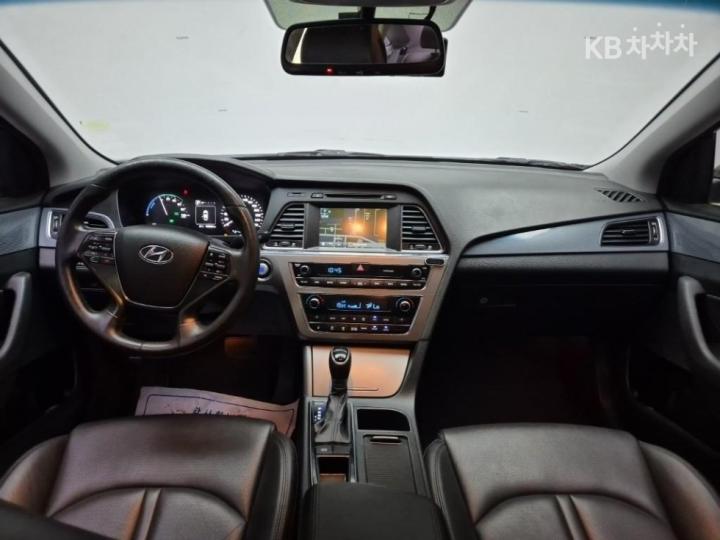 Hyundai Sonata LF Hybrid 2.0 HEV Modern 9