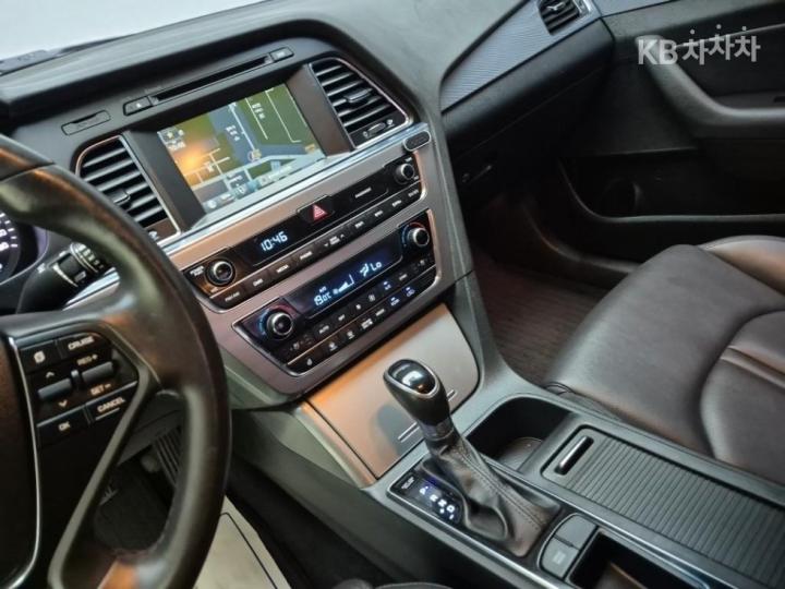 Hyundai Sonata LF Hybrid 2.0 HEV Modern 10