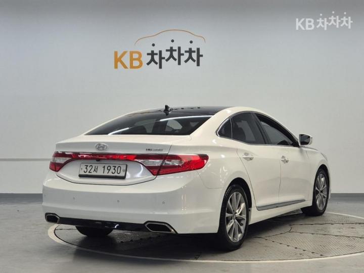 Hyundai Grandeur HG HG240 Modern Collection 4