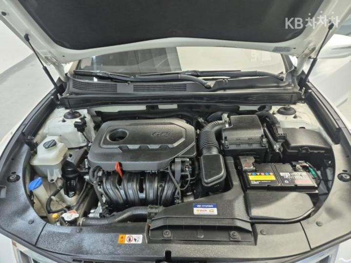 Hyundai Grandeur HG HG240 Modern Collection 6