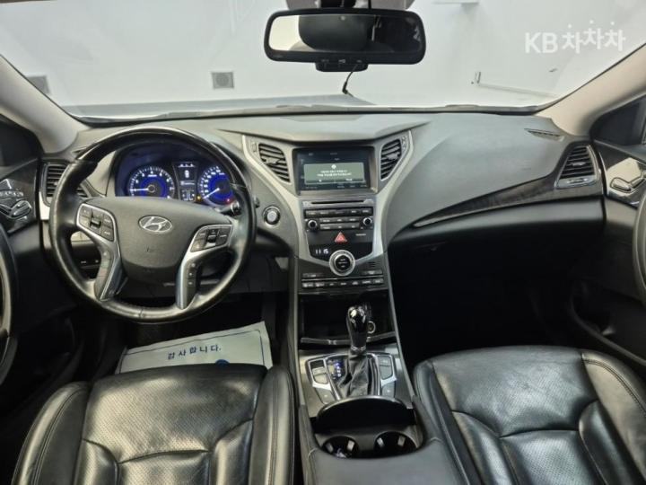 Hyundai Grandeur HG HG240 Modern Collection 8