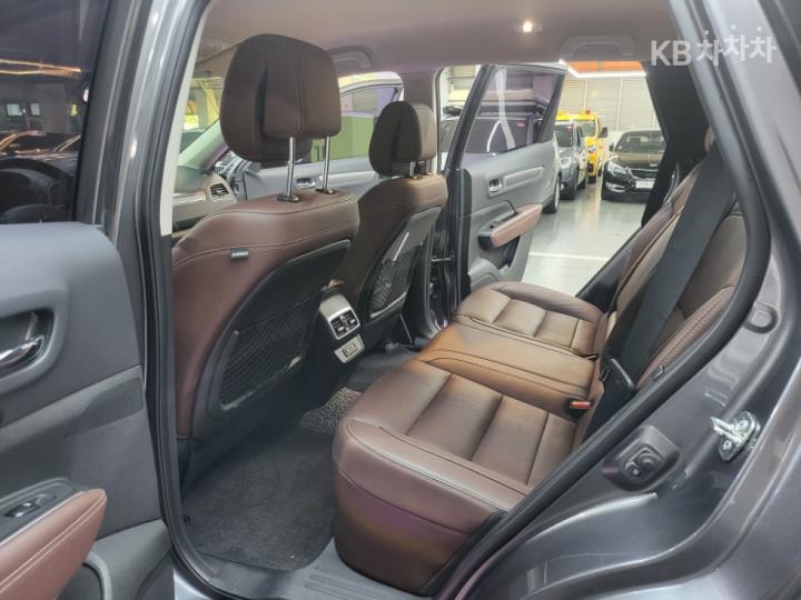 Renault QM6 2.0 LPe 2WD RE 8