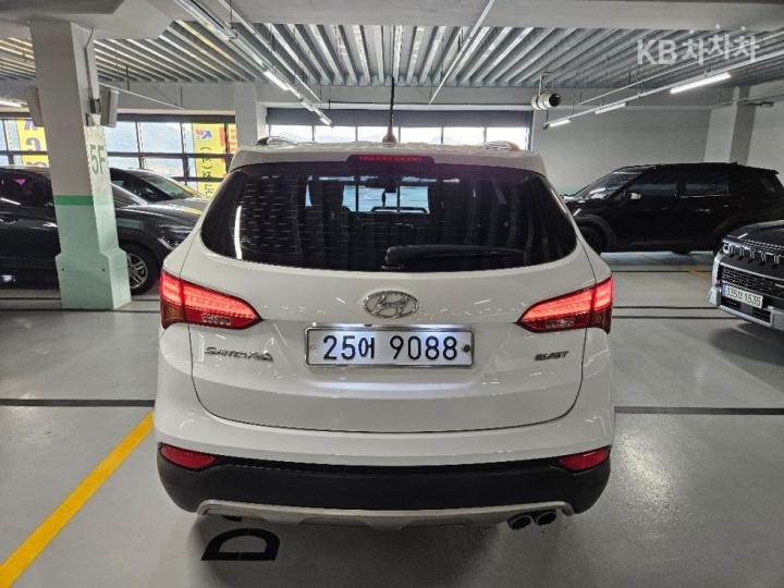 Hyundai Santa Fe DM R2.2 2WD EXCLUSIVE Base Type 7