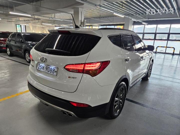 Hyundai Santa Fe DM R2.2 2WD EXCLUSIVE Base Type 9