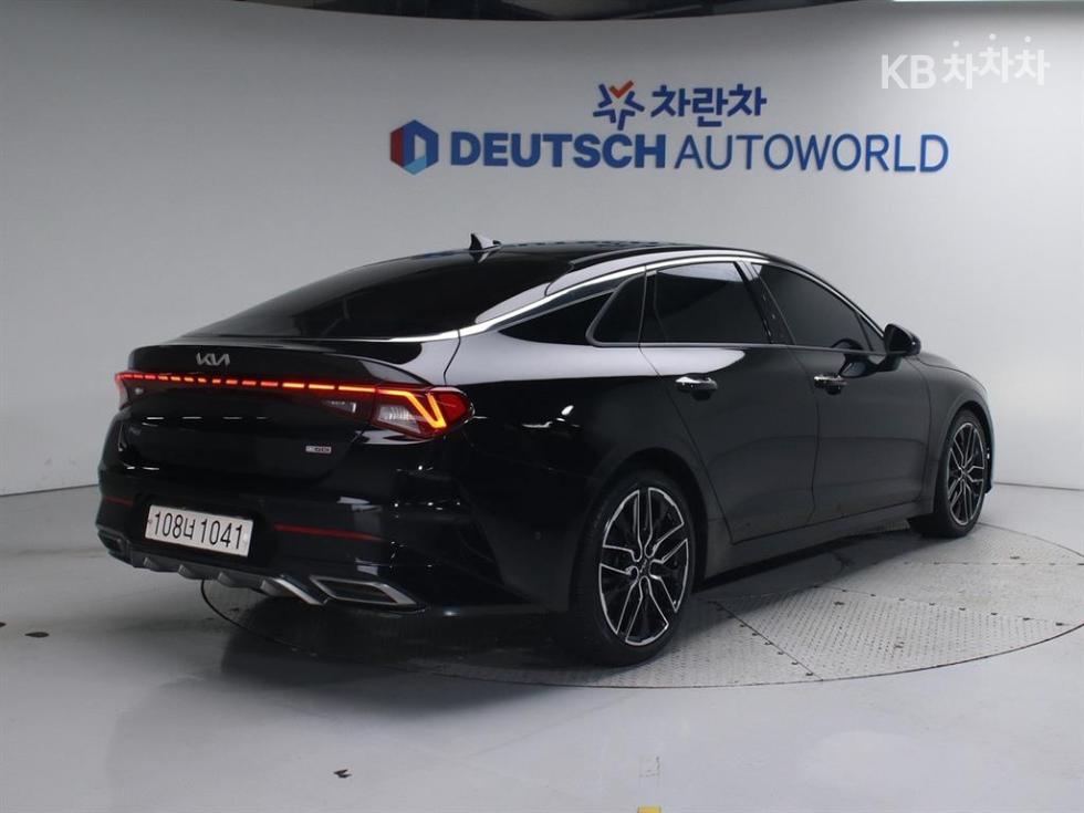 2022 - kia k5
