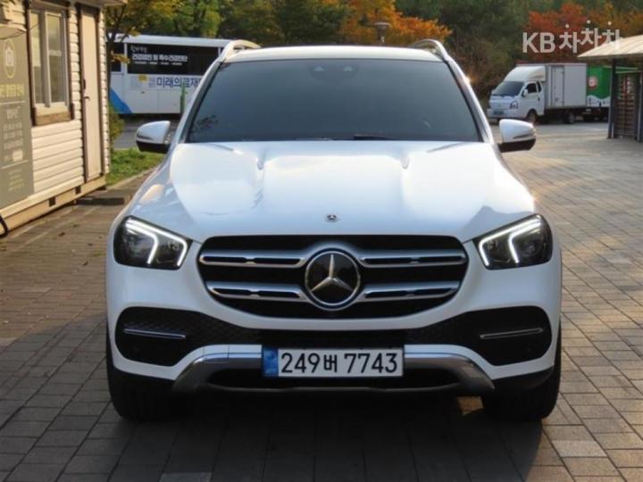 Mercedes-Benz GLE-Class 300 d 4Matic - фото 1