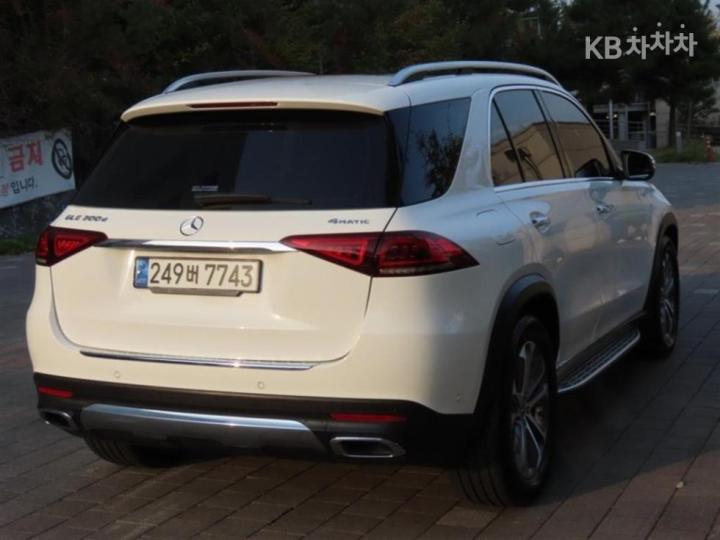 Mercedes-Benz GLE-Class 300 d 4Matic - фото 3