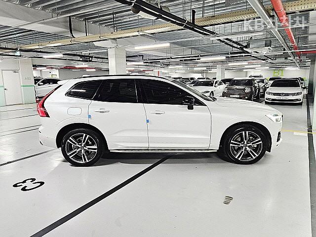Volvo XC60 T8 R-Design 7